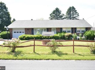 50 Cottage Dr, Manchester, PA 17345