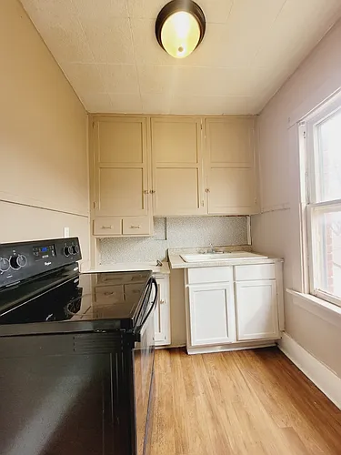 1109 N Wheeler Ave Photo 1