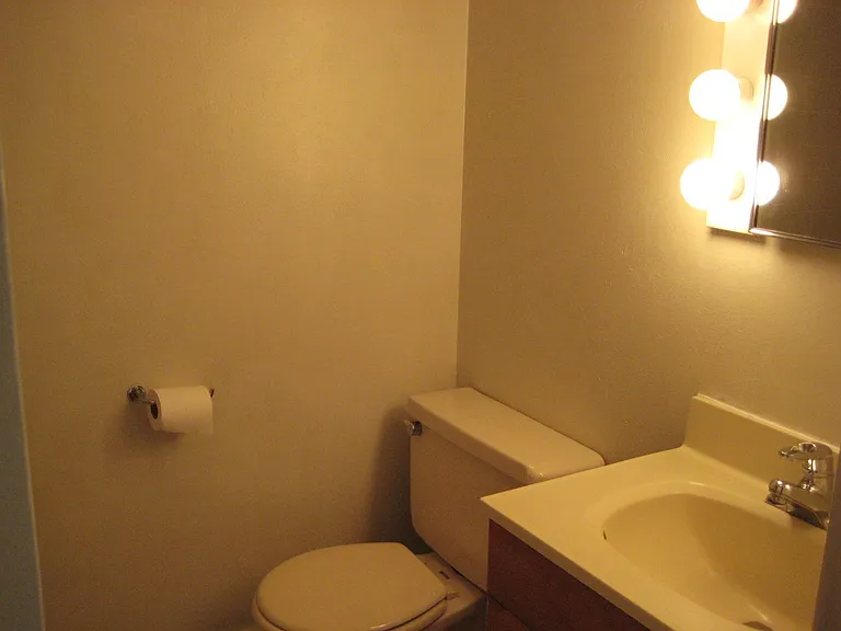 1929 Spring Garden St #2F — Photo 5