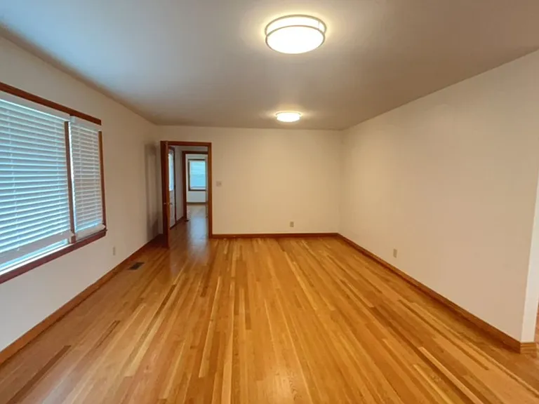 1400 McClung Ave SE — Photo 5