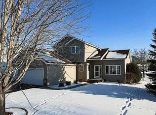 9299 Creek Way, Savage, MN 55378
