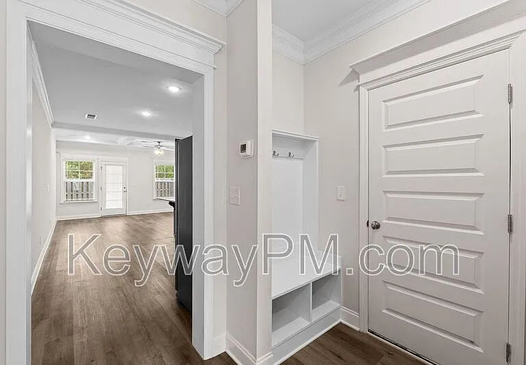 317 Sumac Trl — Photo 5