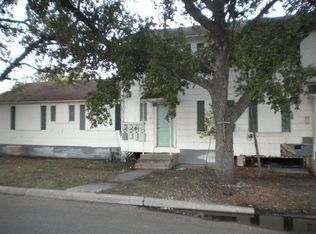 2303 N Louis St, Victoria, TX 77901