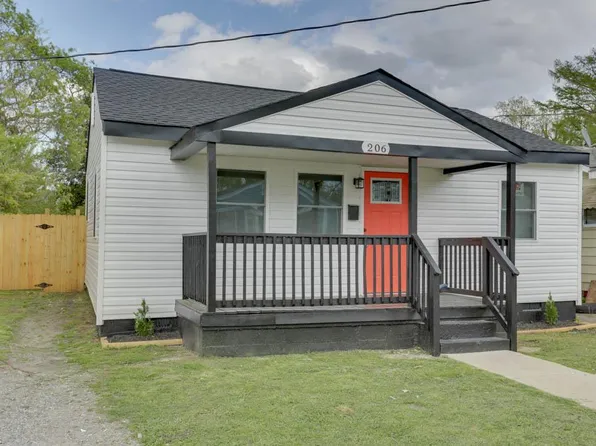 206 S Lloyd St, Suffolk, VA 23434