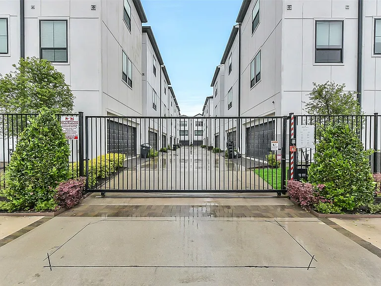 2804 Grand Fountains Dr #D — Photo 32