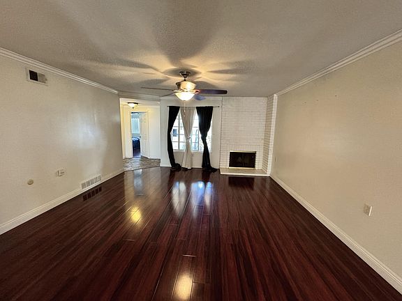 5th image of 499 Skyhill Ct