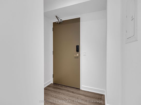 2nd image of 448 Burnhamthorpe Rd W #6112