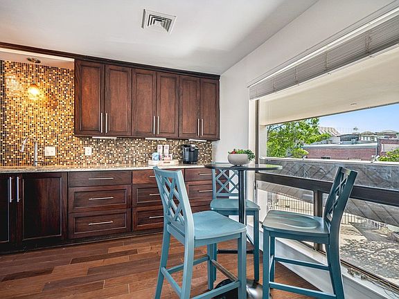 5th image of 335 Riverbluff Pl APT 3