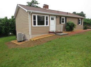 25 Breezewood Dr, Staunton, VA 24401