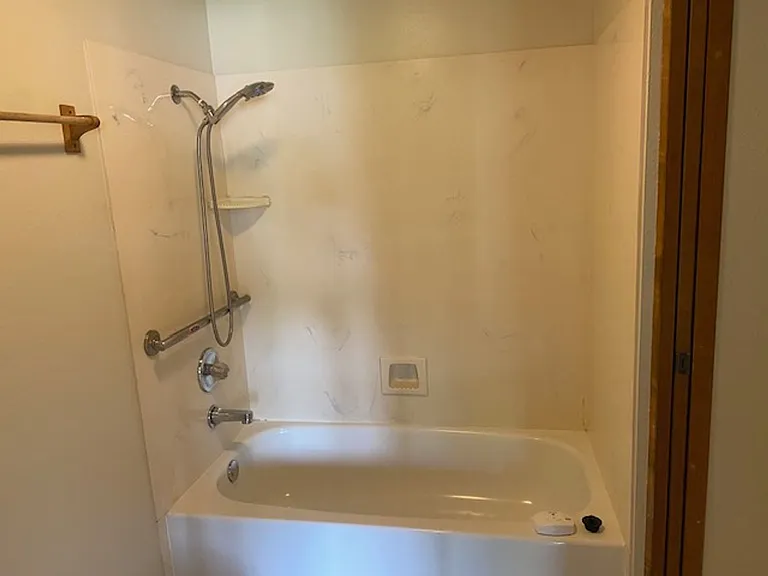 329 Bessie St — Photo 15