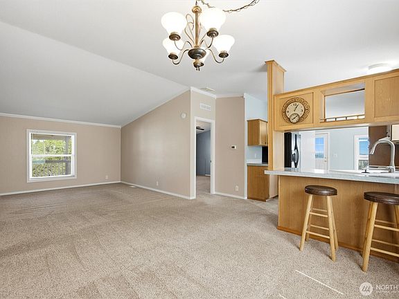 5th image of 49 Ridgecliff Drive