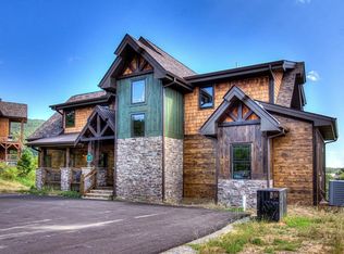 3202 Laughing Pine Ln, Sevierville, TN 37862