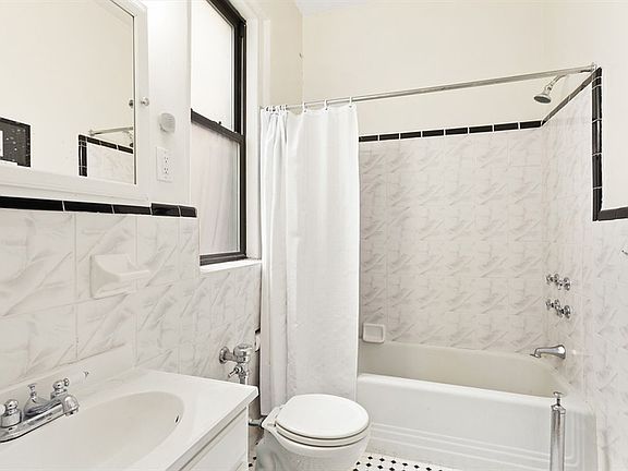 5th image of 140 W 79th St APT 11C