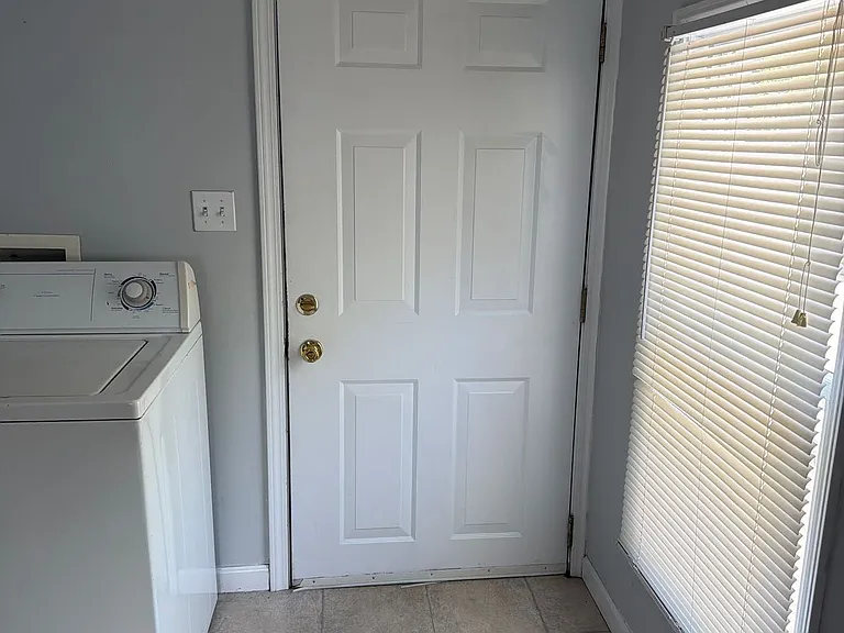 183 W Seneca St — Photo 1