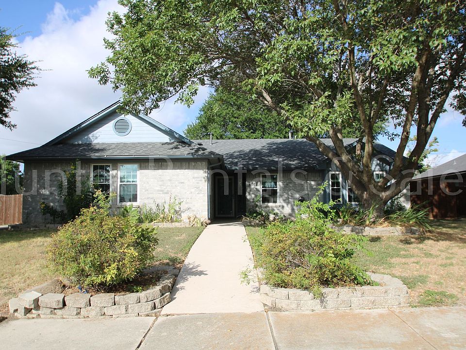 1st image of 4817 Castlewood Dr