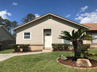 8835 Cavender Dr, Jacksonville, FL 32216