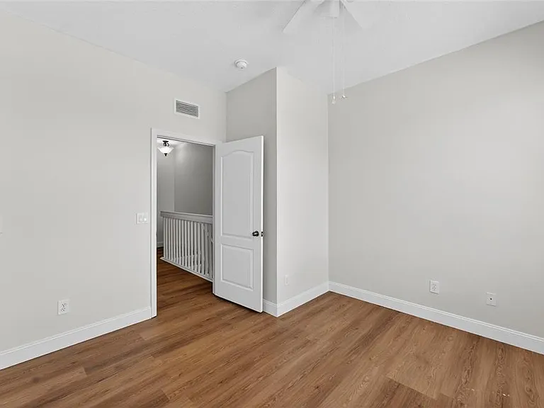 216 Deepcove Rd — Photo 24