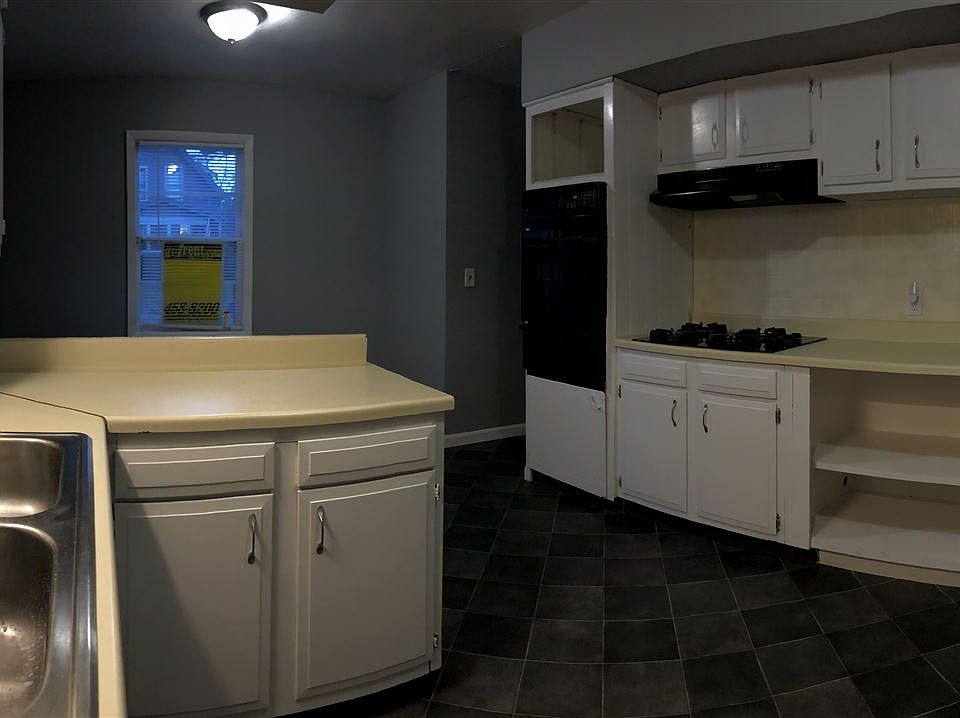 other view of kitchen