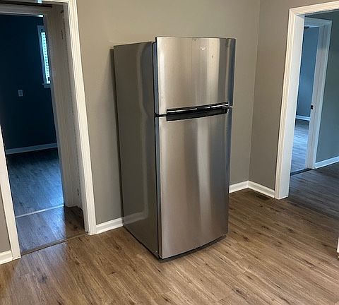 5th image of 2608 Crump Dr
