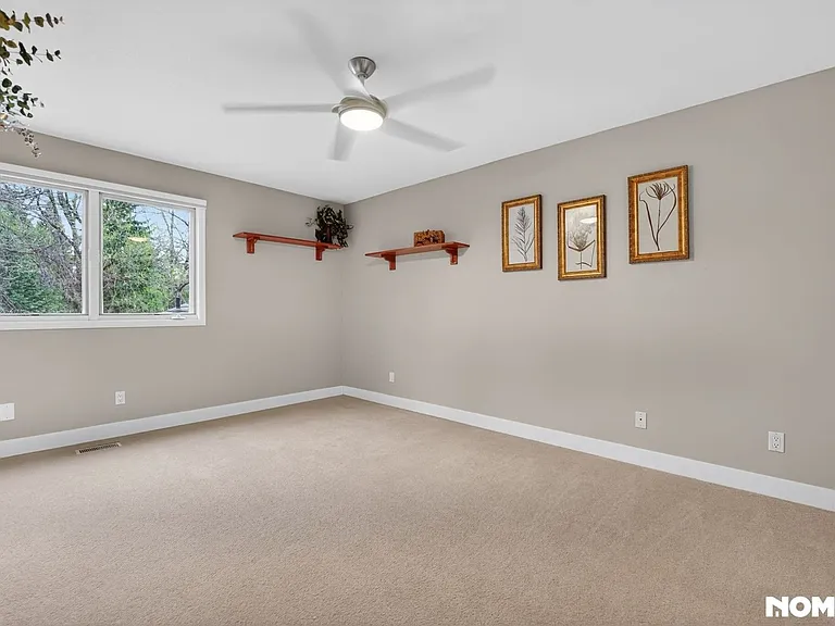 8433 Sawtooth Ln — Photo 25