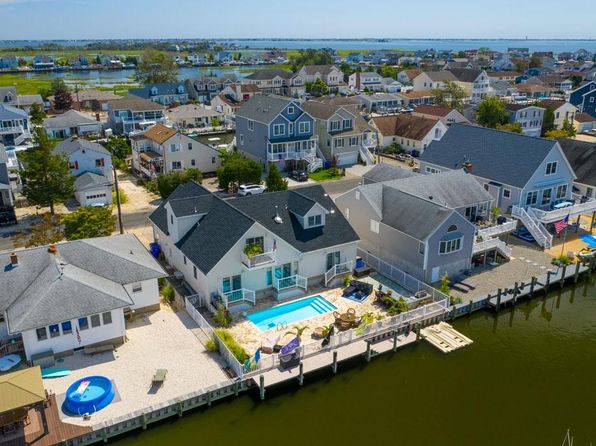 18 Halsey Dr
