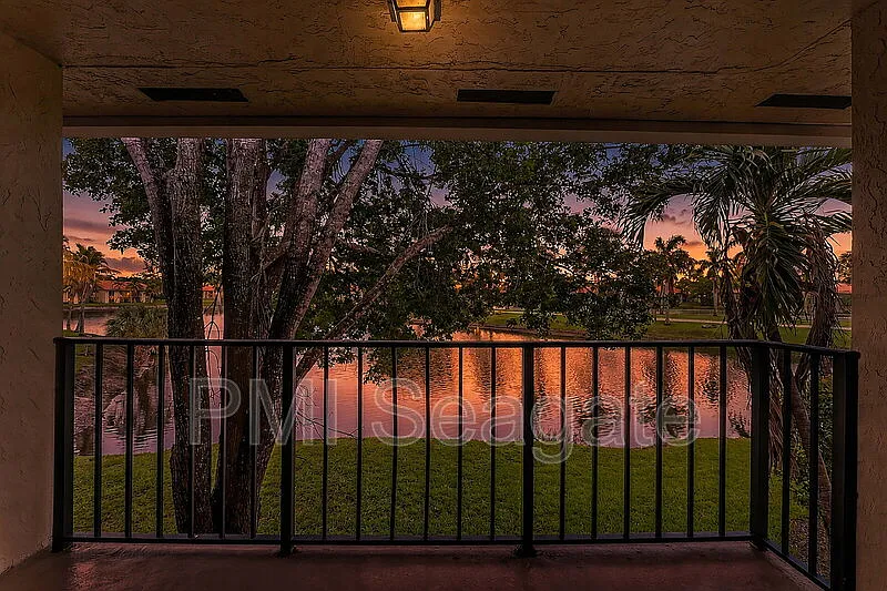 2 bed, 2.0 bath, 904 sqft, $1,900 — Photo 3