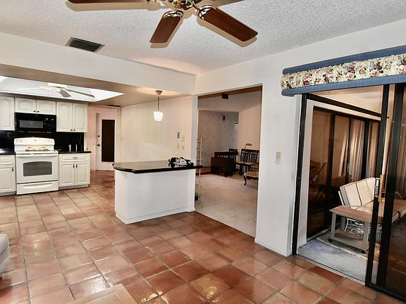 4th image of 18101 Grove Avenue