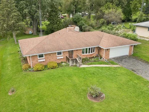 8598 Olson Rd, Belvidere, IL 61008