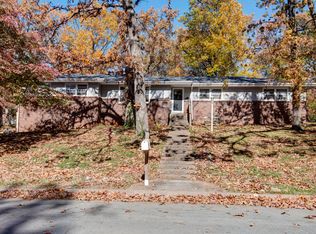 1145 W Arlington Drive, Springfield, MO 65803