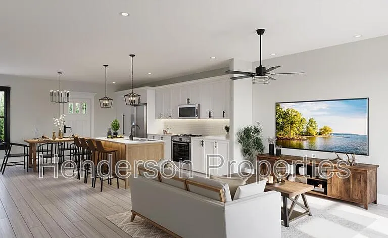 1110 Magnolia St — Photo 3