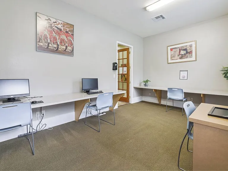 Business center at Stonehaven Apartments in Houston, TX