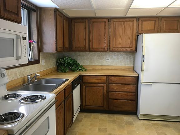 3rd image of 500 Valley Dr #2-201