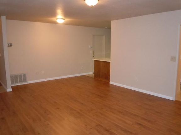3rd image of 8677 Crystal River Way