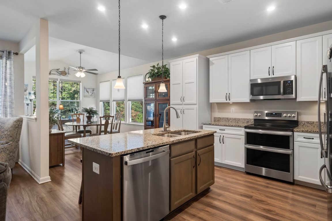 next background image