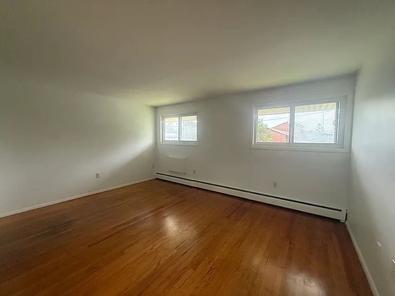 1 Henderson Dr — Photo 16