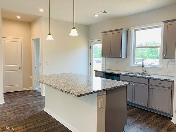 3rd image of 330 Mahone Dr #33