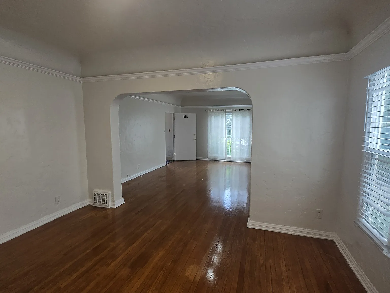 2 bed, 1175 sqft, $3,595 — Photo 3