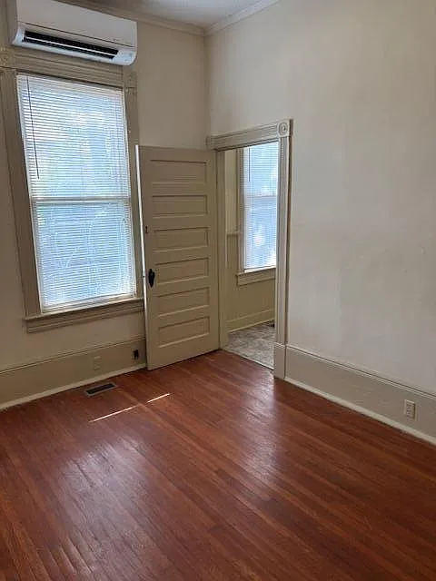2 bed, 1.5 bath, 975 sqft, $1,025 — Photo 4