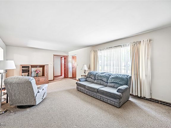 2nd image of 7979 Brookwood Dr NE