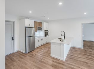 203 Lowell St #106, Wilmington, MA 01887