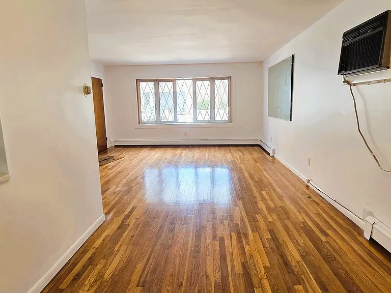 777 Montgomery St #1 — Photo 6