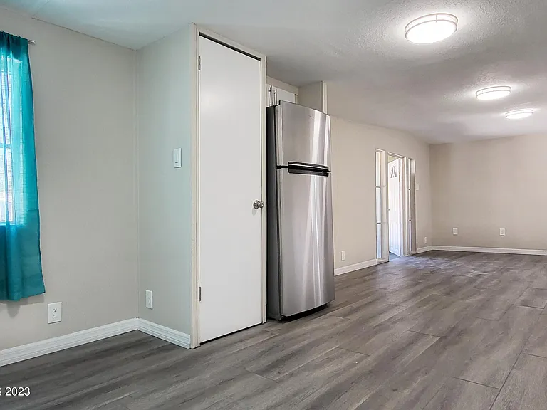 6877 Blue Bonnet Dr — Photo 6
