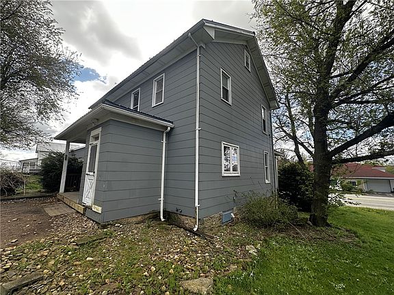 2nd image of 1658 Pitt St