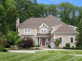 9733 Conway Rd, Saint Louis, MO 63124