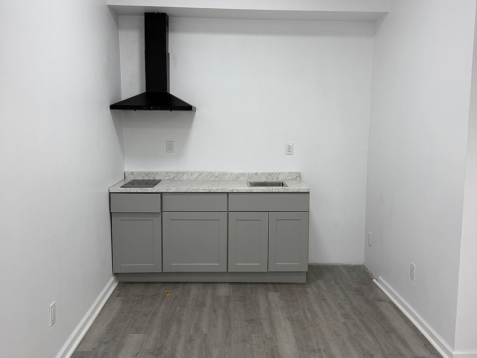 2nd image of 1110 Willow Ave #1