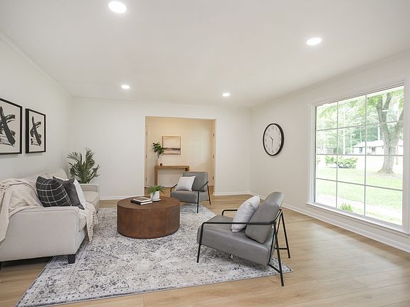 5th image of 105 Woodvale Dr