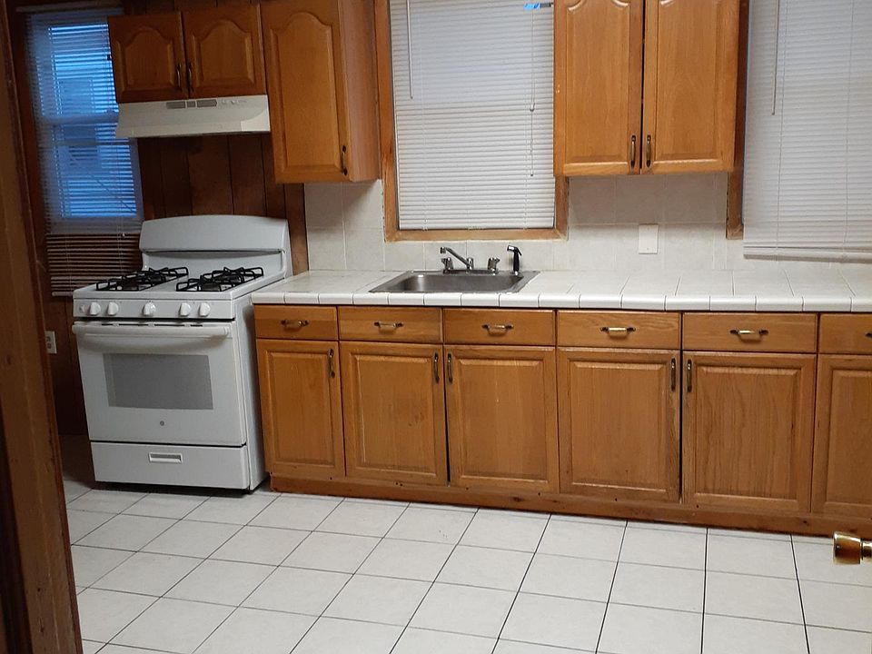 Spacious kitchen