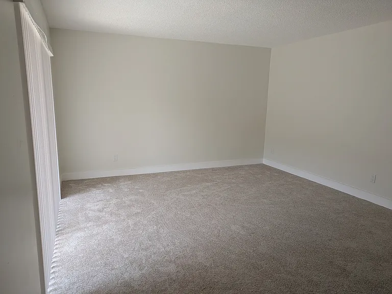 1458 N Lawnwood Cir #26B — Photo 5