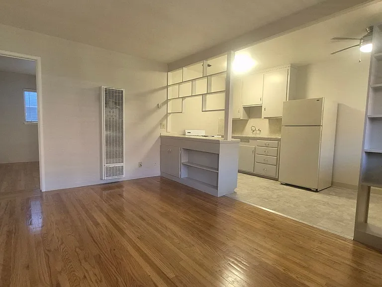 2508 L Street Classic Midtown Living — Photo 7