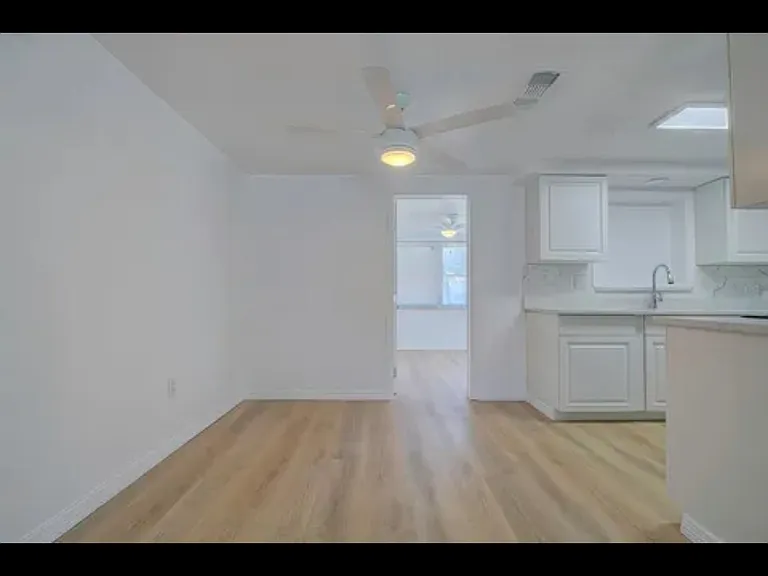 11138 Yellowwood Ln — Photo 5